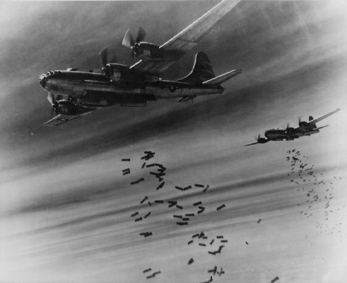 https://www.pravmir.ru/wp-content/uploads/2018/08/B-29_bombing.jpg