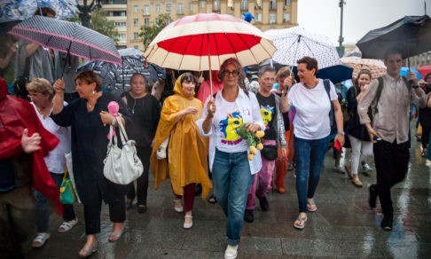 Марш матерей проходит в грозу: онлайн с несанкционированного шествия в Москве (+ФОТО)