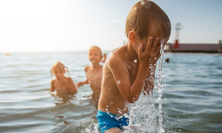 Вреден ли солнцезащитный крем и как беречь родинки – 4 вопроса дерматологу