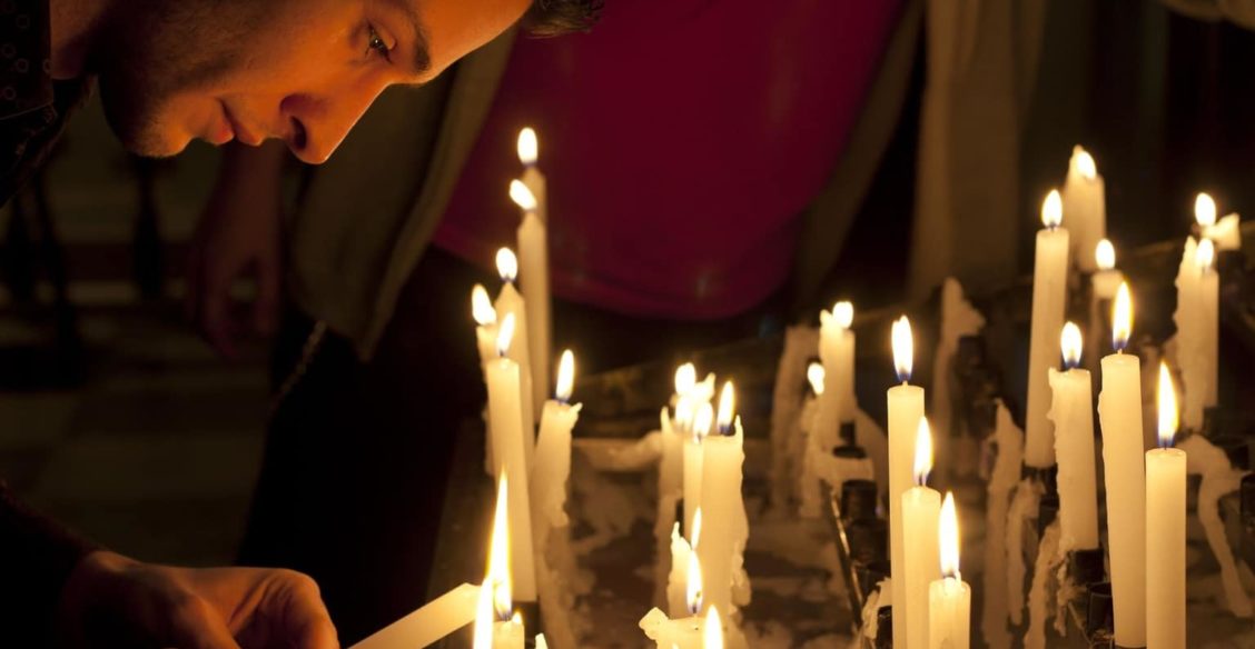 «Почему Бог не защитил мою дочь? Я столько свечей поставил!»