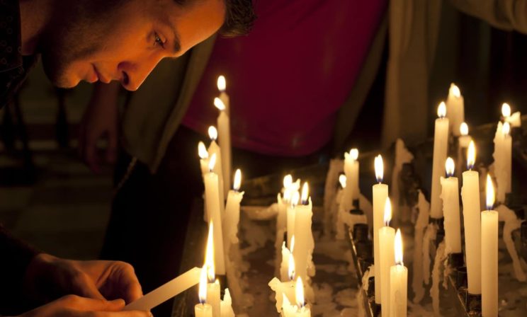 «Почему Бог не защитил мою дочь? Я столько свечей поставил!»