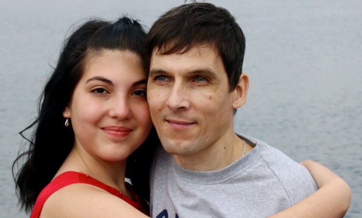 «Папа, я не буду плакать». Неизлечимо больной отец проехал 700 километров, чтобы увидеть дочь