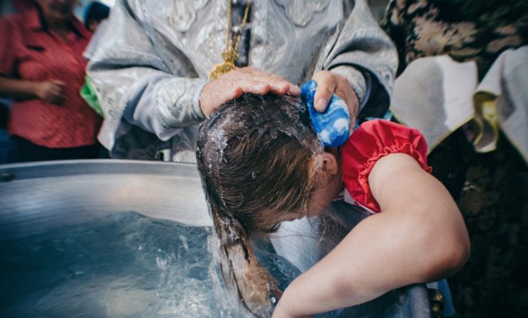 Крещение взрослых: с причиной «зачем-то нужно» мы сталкиваемся до сих пор