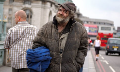 “Домашние” против бездомных - проблема не только в прачечной