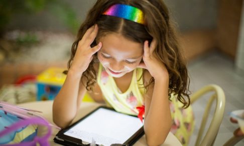 25 тысяч книг в приложении – но почему учитель предлагает детям на 24 часа отказаться от смартфона