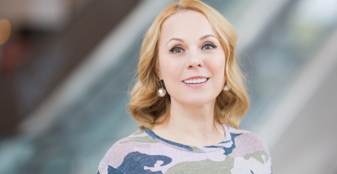 Дина Корзун: О детском доме в Непале, энергии любви и о том, как смиряться со смертью