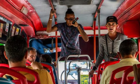 «Мне не стыдно петь в автобусе» – как живет безногий колумбийский рэпер Альфонсо Мендоза