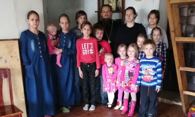 «Раз президент ходит в храм, дадим детей священнику» – так два сына появились «сверхъестественно»