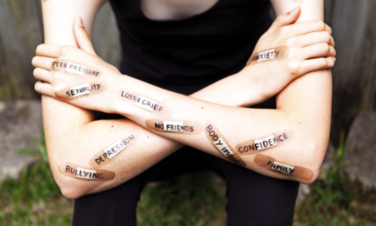 «Родители видят порезы и хватаются за голову» – как не сделать хуже, если подросток повреждает себя