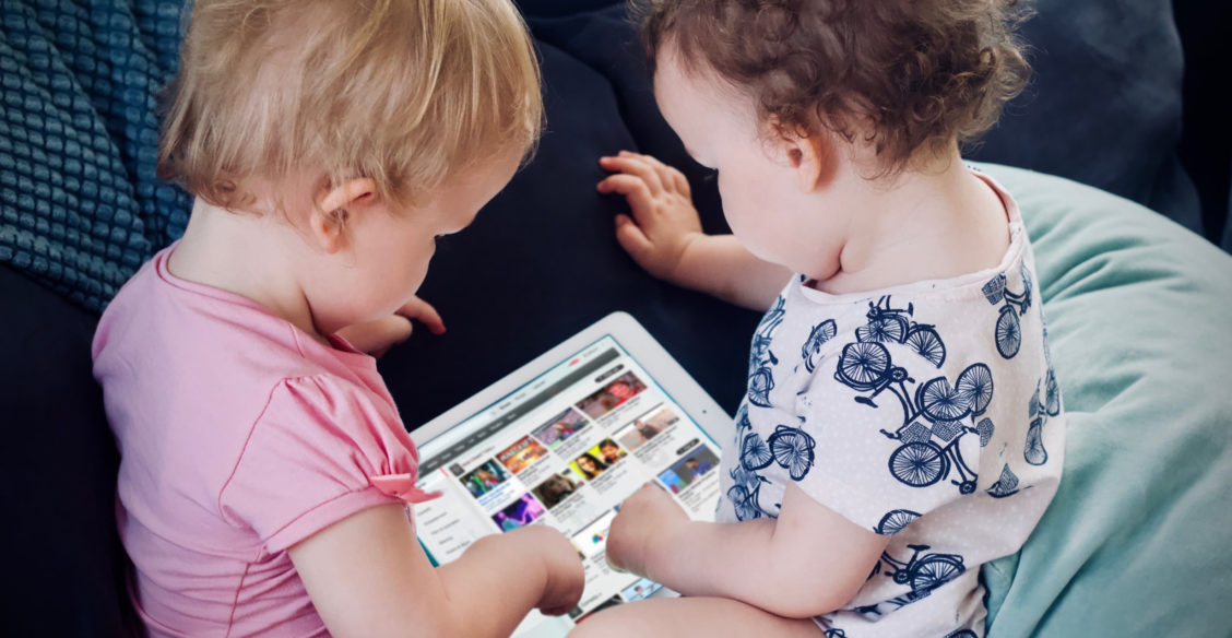 Дети, воспитанные YouTube