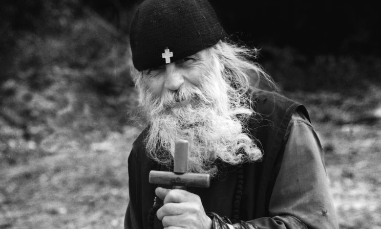 Мертвые греху и живые в Боге, мы сможем сказать: берегитесь, это не игра