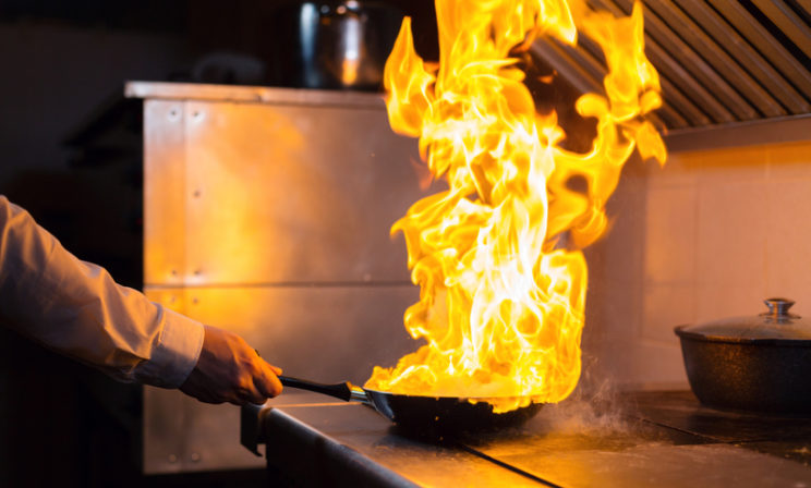 Холод на улице, а мы включаем обогреватели и духовки – как предотвратить пожар