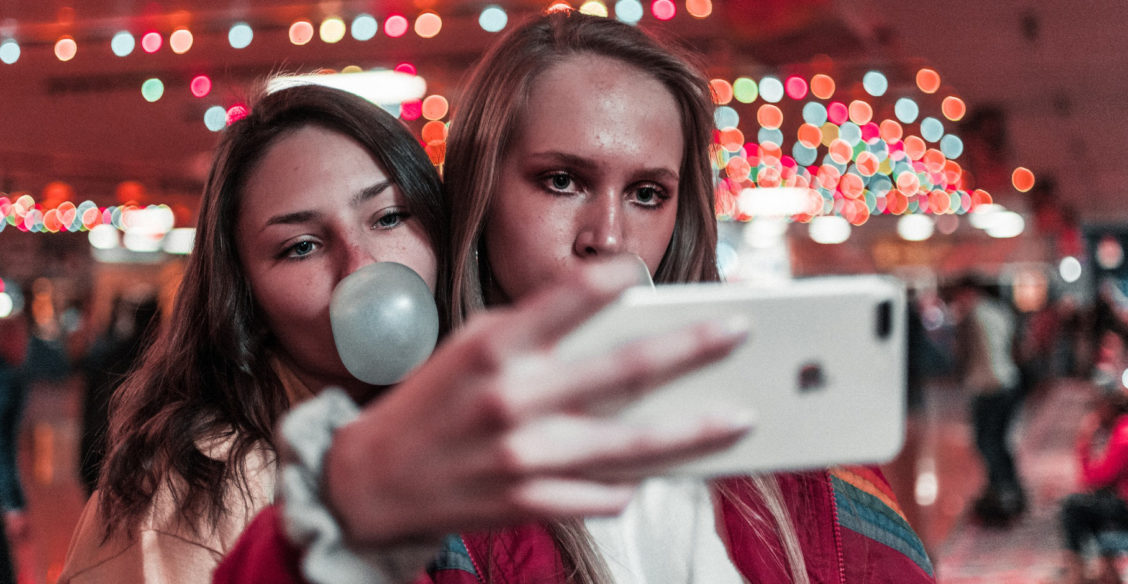 «Ща инстик чекну и го» – почему молодежь коверкает язык до неузнаваемости