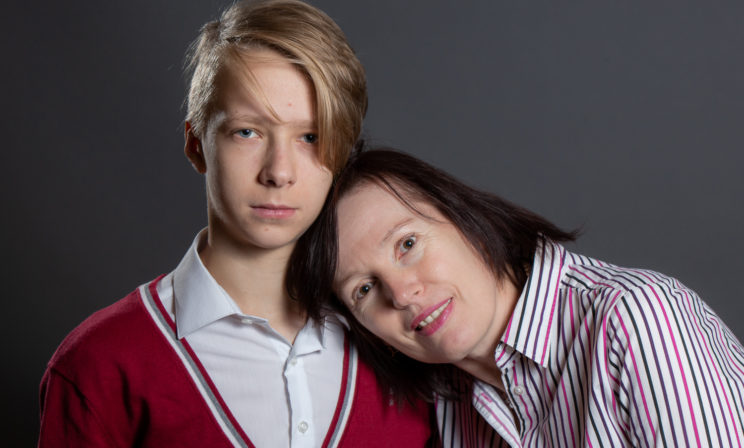 «Делайте, что хотите, но мы улетаем с ребенком» – сказала в опеке приемная мать