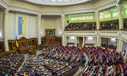 Украинские оппозиционные депутаты обратятся в Конституционный суд из-за закона о переименовании УПЦ