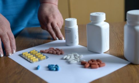 Минздрав для экономии заменит эффективное лекарство от гепатита С на устаревшее