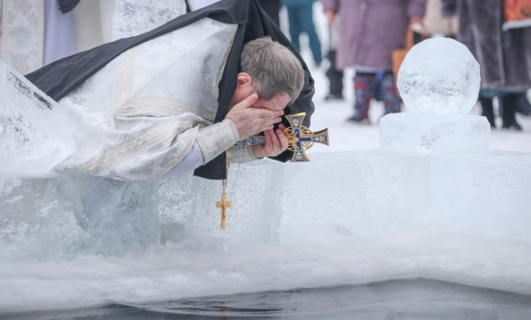Мутный источник. Проверяйте, что вы читаете о Крещении