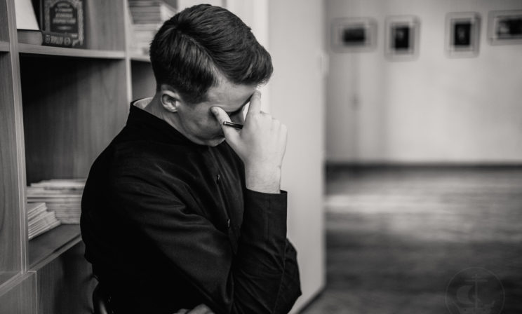 Бог у тебя даже в письме с маленькой буквы – и в жизни места Ему нет