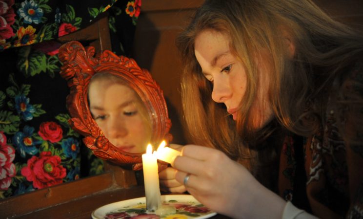 Святки, карты и вокзальные цыганки