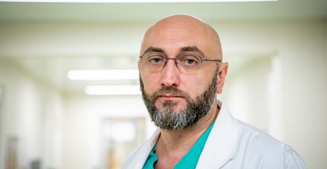 «Разрыв аорты может стать фатальным за секунды». Врач Морозовской больницы – об уникальной операции на сердце девочки