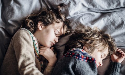 Во сколько идут в кровать ваши дети? Что говорит наука о пользе распорядка дня