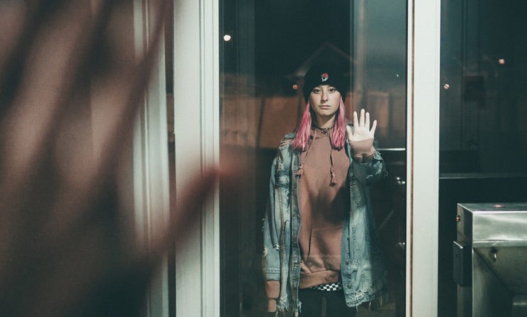 Взяли сироту в семью и отправили в школу-интернат. Неужели это в интересах ребенка?