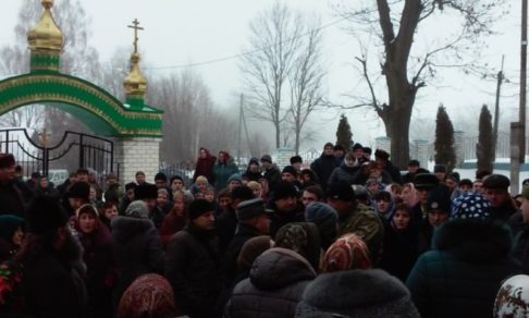 Сторонники новой украинской церкви избили настоятеля храма УПЦ в Тернопольской области
