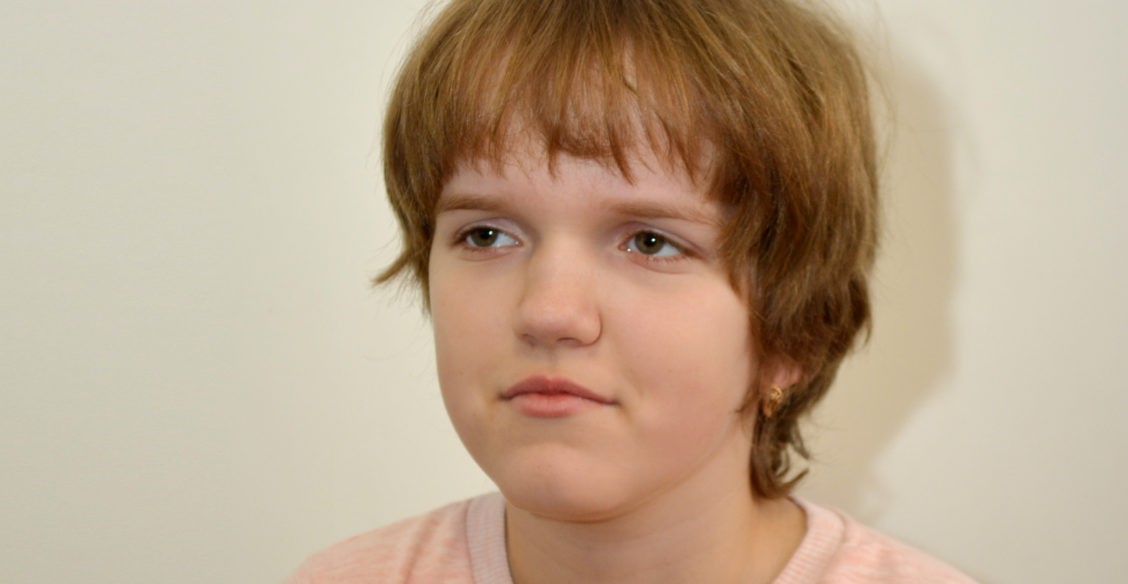 Мозг нужно срочно закрывать, решили врачи. Но Лизе нужны имплантаты