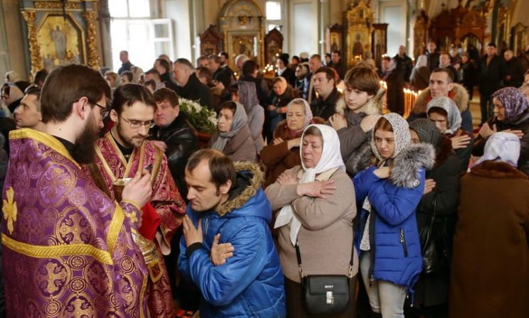 Это то самое Тело, которое бичевали во дворе Пилата. Это та самая Кровь, которая лилась из пронзенных рук