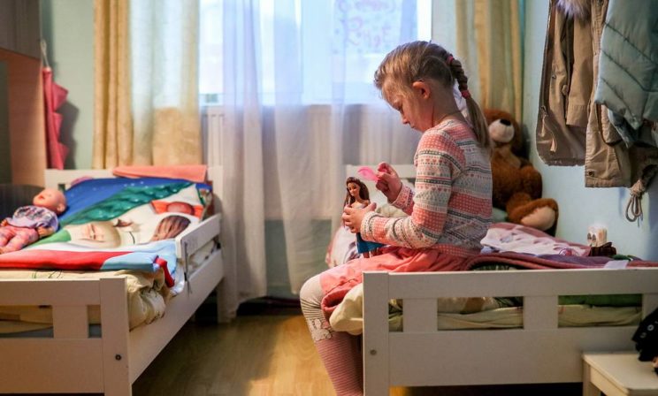 Точка (не)возврата: почему приемные родители отказываются от детей и как это предотвратить
