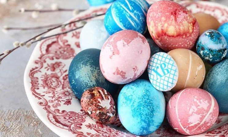 Краснокочанная капуста и космический эффект. Как еще покрасить яйца