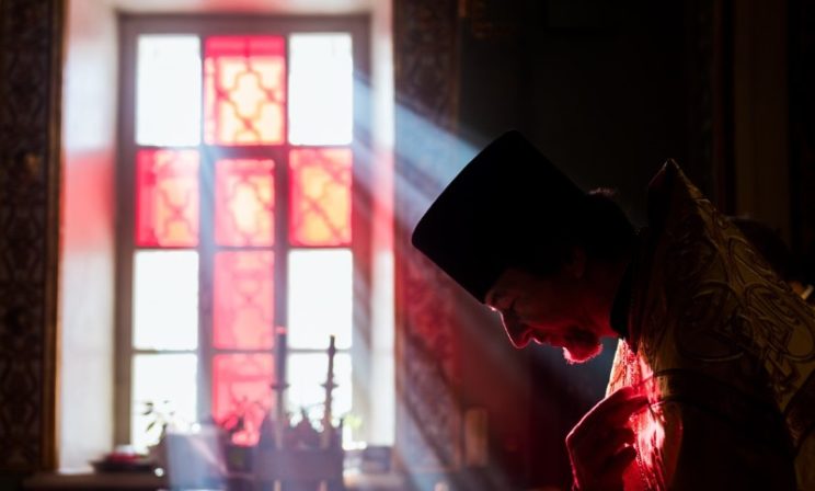 Мы готовы принести в жертву все, лишь бы нам жилось полегче (+аудио)