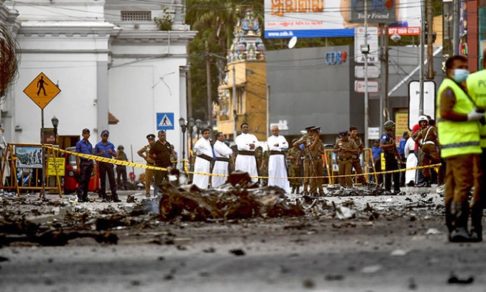 Запрещенное в России ИГ взяло на себя ответственность за взрывы на Шри-Ланке