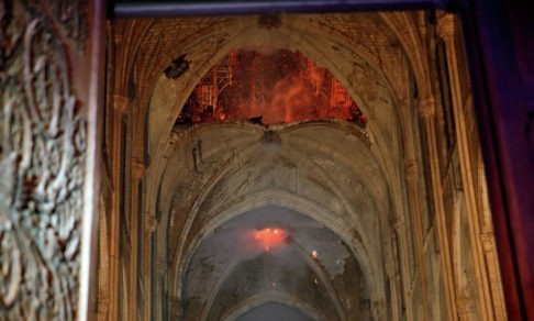 Пожар в соборе Парижской Богоматери потушили. Что известно на данный момент
