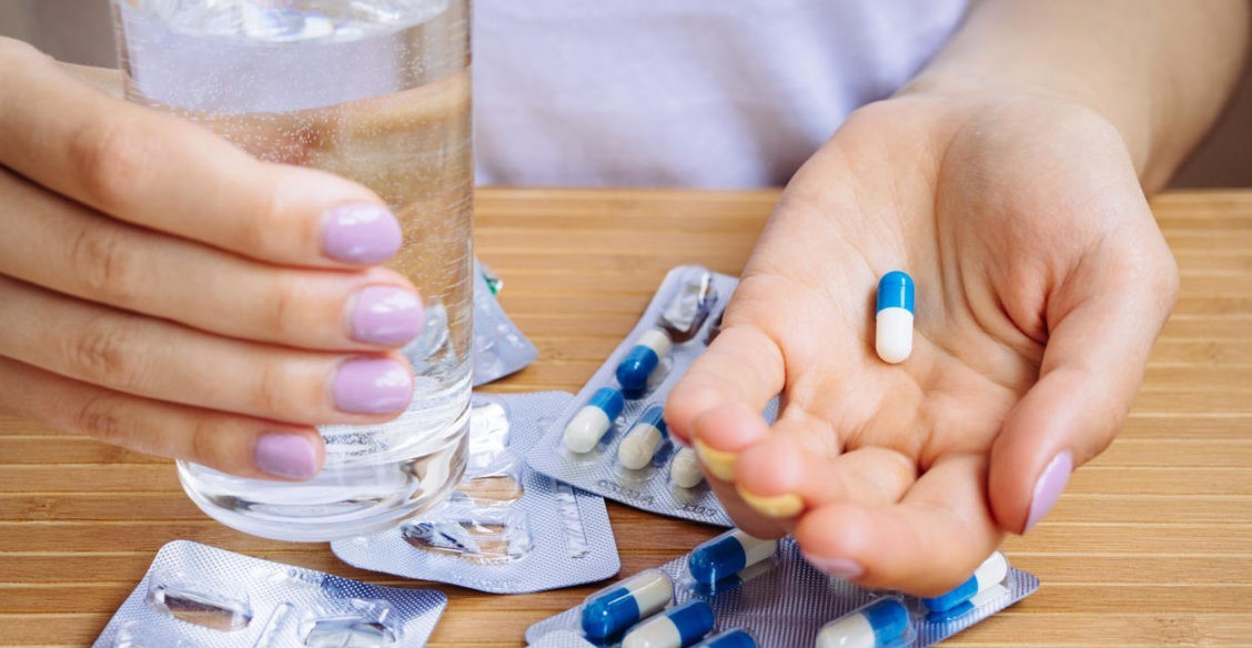 «Убивают кишечник и иммунитет». Почему нельзя прерывать курс антибиотиков