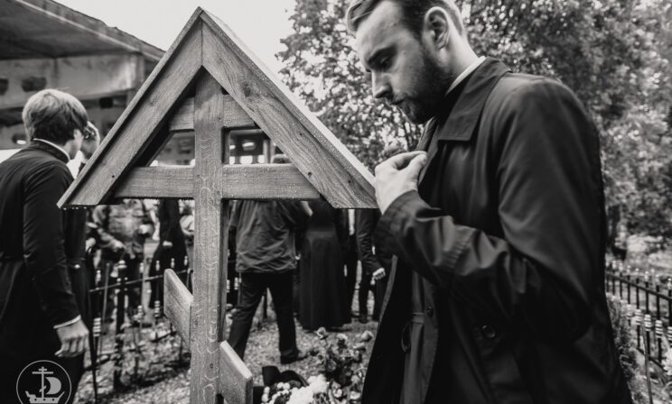 «Я обнял кресты на могилах и сказал: «Христос Воскрес!» Для чего живым нужна Радоница