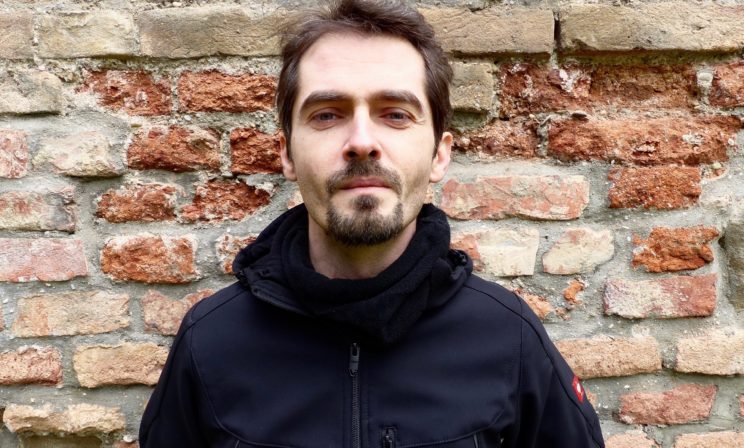 «Я спустился с гигантской мусорной кучи». Почему мы не позволяем бездомным говорить