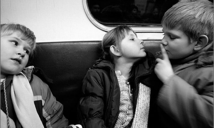 «Простите их, у них мама умерла». Случай в вагоне метро