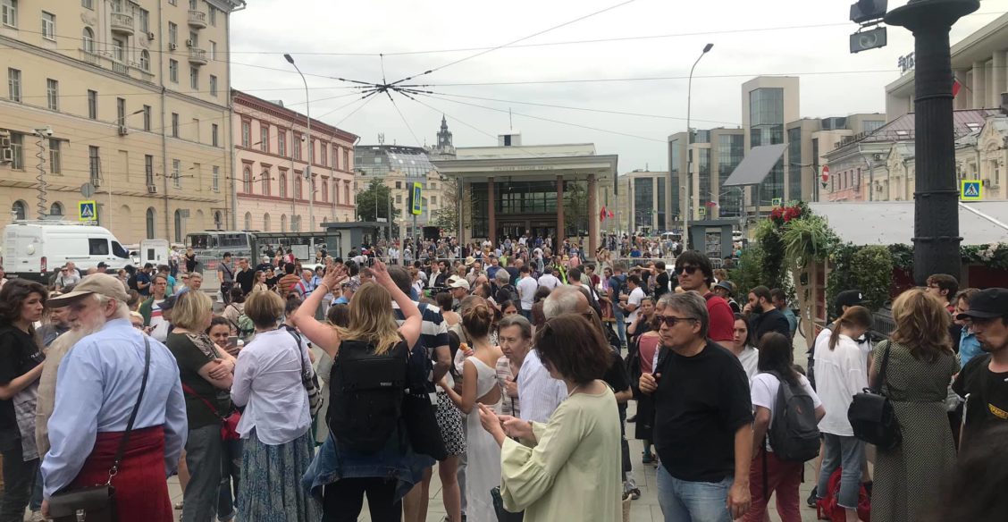 В Москве проходит марш в поддержку журналиста Ивана Голунова