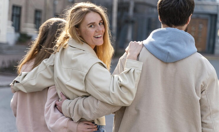 Компания в чате, поговорить не с кем и «друг напрокат». Можно ли сегодня дружить по-настоящему?