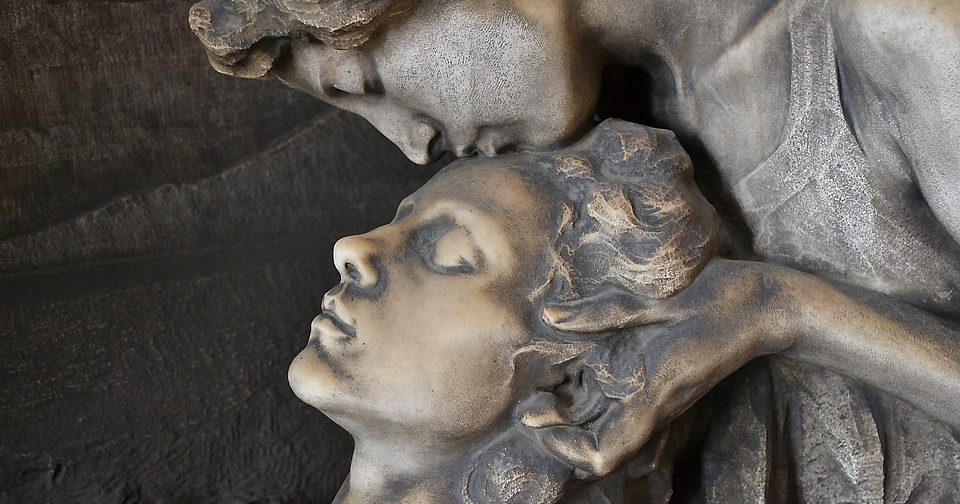 Молитвы на кладбище, как поминать усопшего