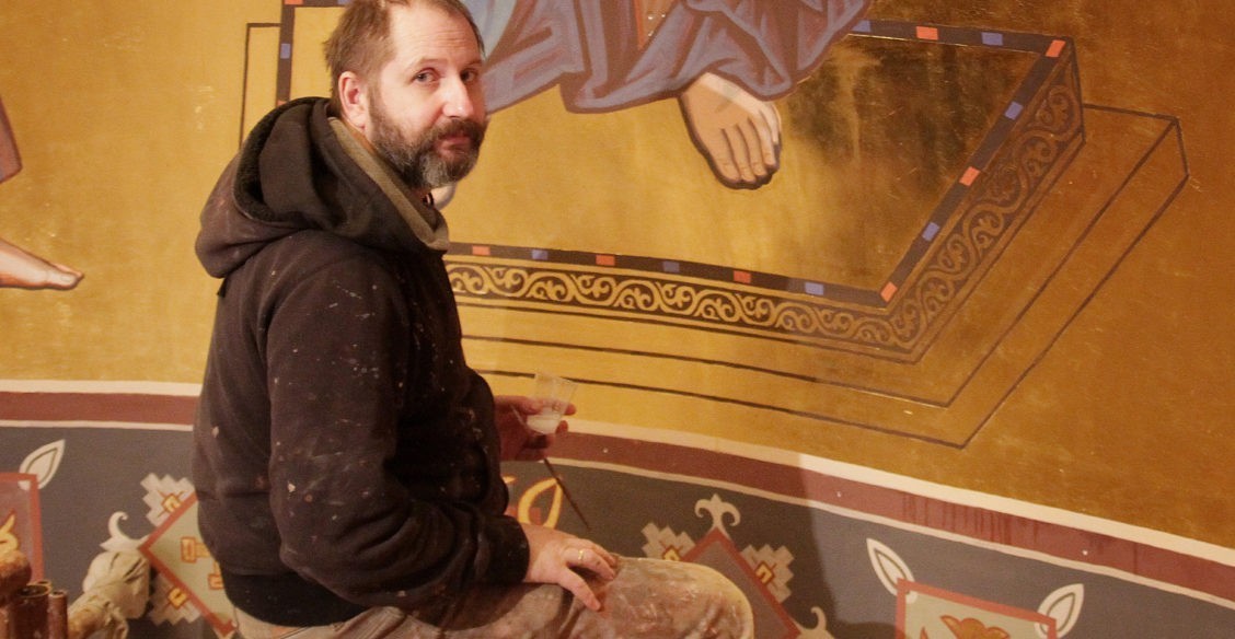 «А тебе не страшно писать иконы?» Что общего у иконописца и водителя и почему важно кого-то не сбить