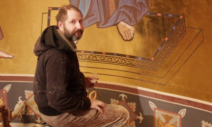 «А тебе не страшно писать иконы?» Что общего у иконописца и водителя и почему важно кого-то не сбить