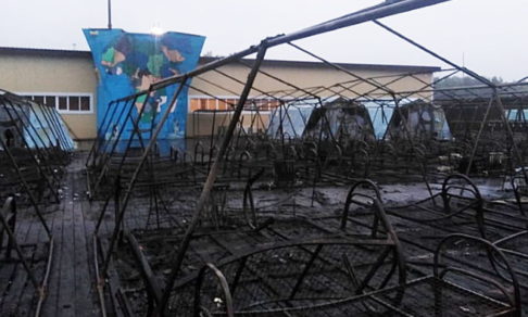 В лагере "Холдоми" пожаловались на травлю вожатых после пожара в палаточном городке