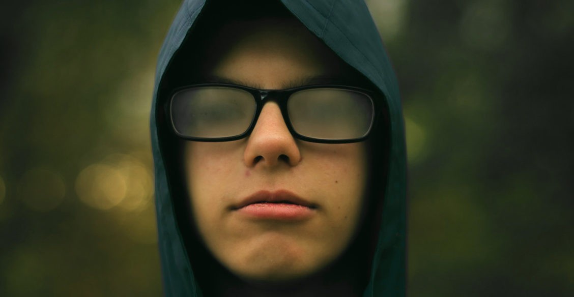 «Они закидываются веществом прямо на уроках, но школа замалчивает проблему»