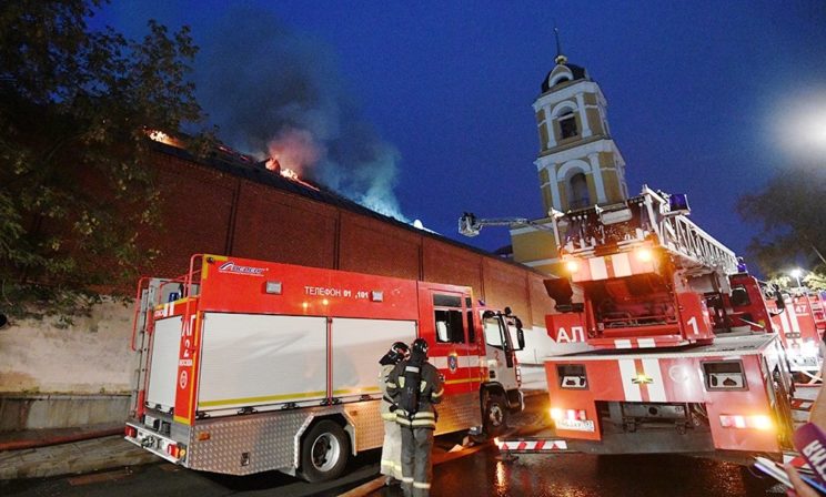 Никто не пострадал, но ущерб еще оценят. Что известно о пожаре в Рождественском женском монастыре