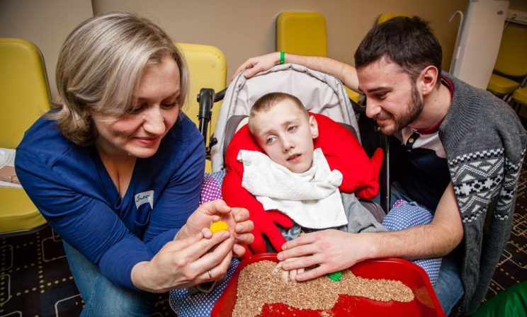 “Раньше таких детей доводили до болевого шока”. Что мы видим в историях с мамами, обвиненными в распространении наркотиков