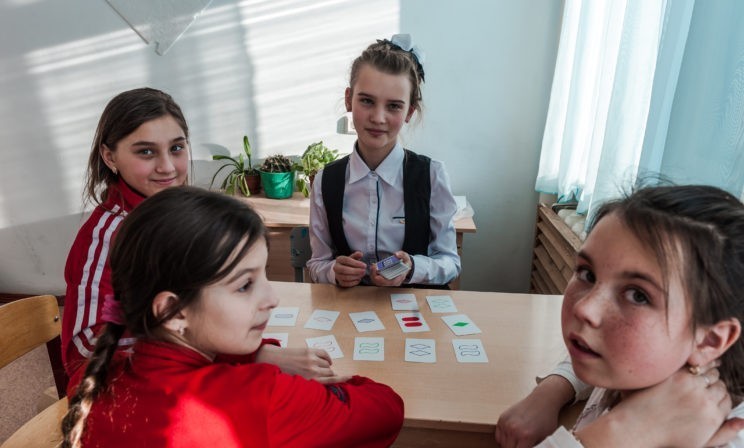 «Переделка началась». Что общего между Артемием Лебедевым и сельской библиотекой?