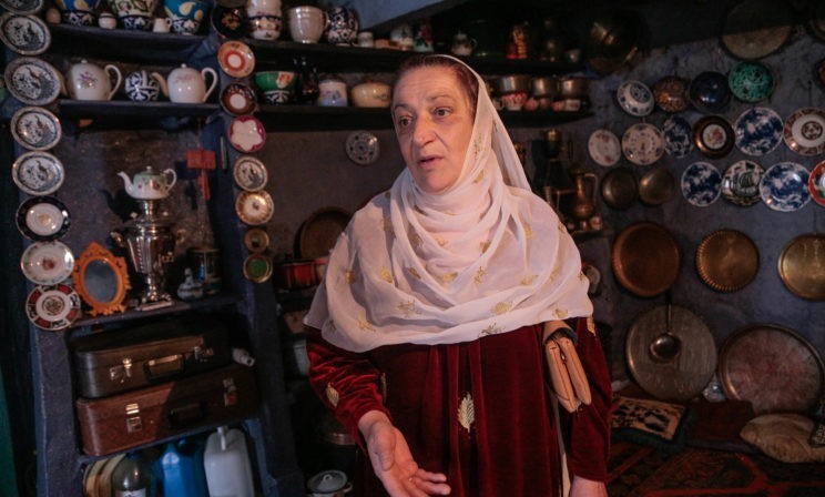 «Не знаешь, когда придут гости, а когда – смерть». Как живет хранитель музея на высоте 1600 метров