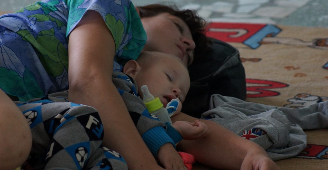 “Бежали с ребенком по лесу под взрывами”. Жители Ачинска — о пожаре на складе боеприпасов и эвакуации